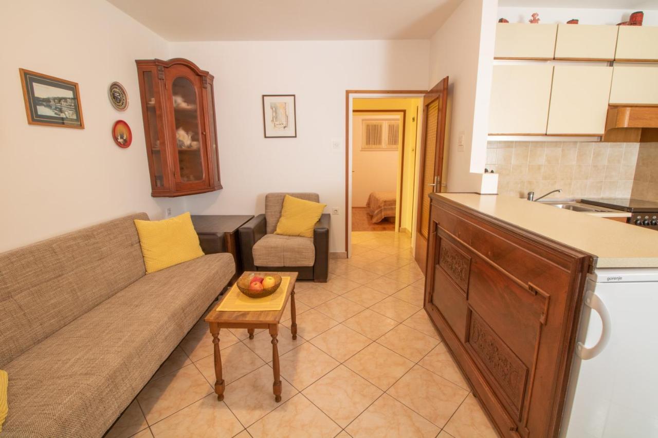 Apartment Mario With Terrace And Sea View Baska  Exterior photo